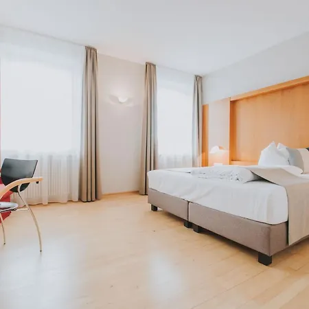 Hotel Landgasthof Zur Post Mengkofen Exterior foto